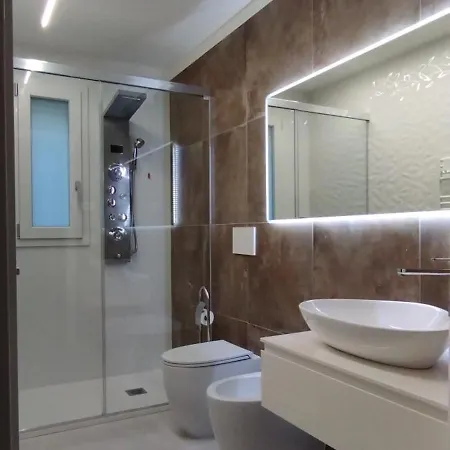 Crystal Deluxe Apartment